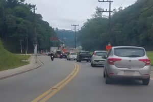 Secretário explica filas na Primeiro de Maio e diz que caos pode ser ainda pior sem bloqueios