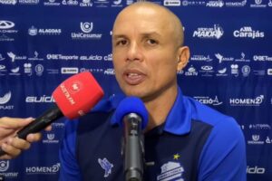 Brusque FC anuncia Higo Magalhães como novo técnico