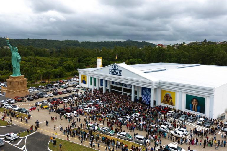Inauguração da Havan em Novo Hamburgo supera expectativas e reúne milhares de fãs