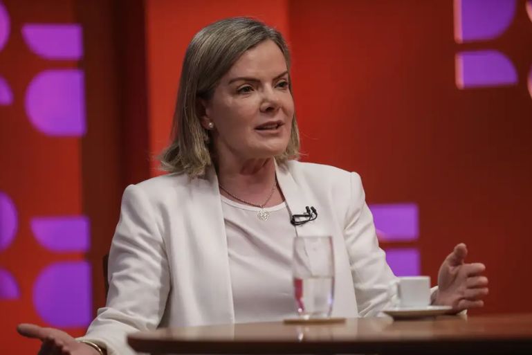 Gleisi Hoffmann Detona Projeto que Equipara Facções ao Terrorismo: Entenda a Polêmica!