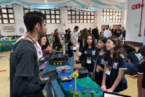 Pequenos gênios, grandes ideias: estudantes de Brusque encantam na EduTech 2025