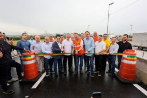 ROD. ANTÔNIO HEIL X BR-101: Governo do Estado libera viaduto em Itajaí