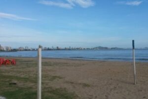 Menina de 15 anos é resgatada após afogamento em praia de Barra Velha