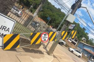 Limitador de altura da Rua Gustavo Halfpap é novamente danificado