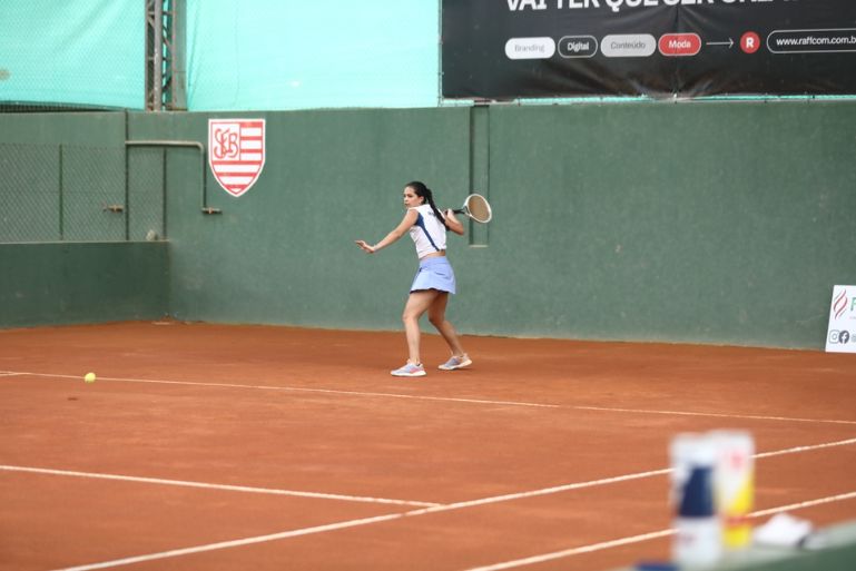 Tênis da Olesc 2025 movimenta as quadras de Brusque