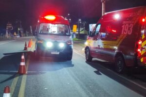 Motociclista e garupa ficam feridos em acidente na Rod. Ivo Silveira