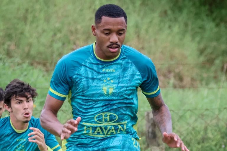 Brusque FC SAF intensifica treinos com foco em força e decisão rápida