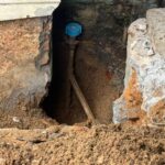 Homem é conduzido à delegacia após Samae constatar ligação clandestina de água