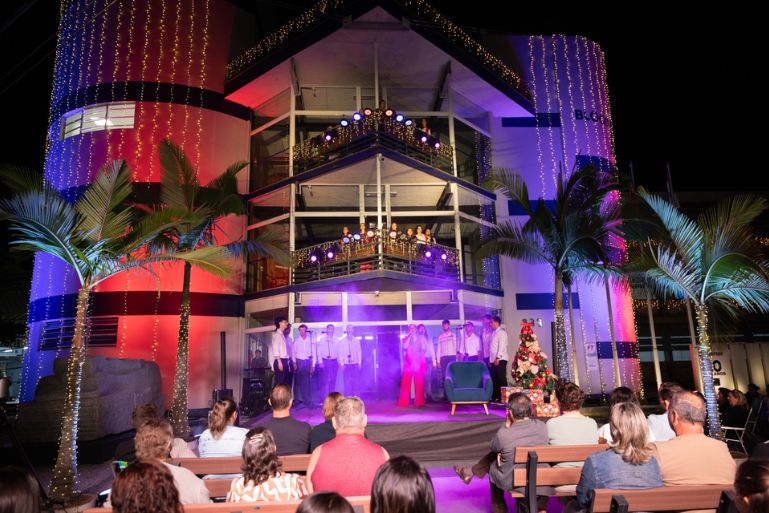 Cantata de Natal reúne grande público na UNIFEBE