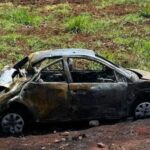 Tragédia na SC-480: carro pega fogo após sair da pista e mata duas pessoas