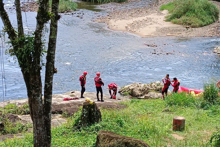 URGENTE: Bombeiros Intensificam Buscas por Desaparecido em Garuva! Veja os Detalhes!