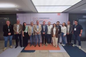 Comitiva do SIFITEC e SINDIVEST participa do Congresso Internacional da ABIT 2025