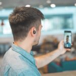 Polícia alerta: golpe usa videochamada para roubar dinheiro; saiba como evitá-lo