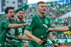 Chapecoense vence e está de volta à elite do futebol brasileiro