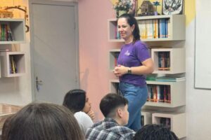 Professora de escola de Brusque é premiada em programa estadual de Educação Financeira