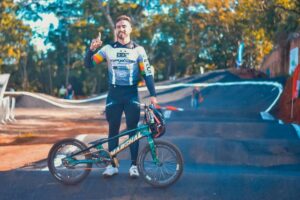 Brusque brilha no BMX e leva o ouro nos Jogos Abertos