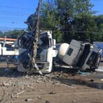 Grave colisão entre caminhões deixa ferido e causa bloqueio parcial da SC-283
