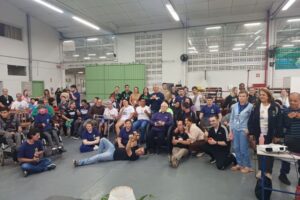 Saulo Tavares participa de encontro na Apae de Brusque