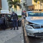 Colisão entre dois carros mobiliza bombeiros no bairro São Luiz, em Brusque