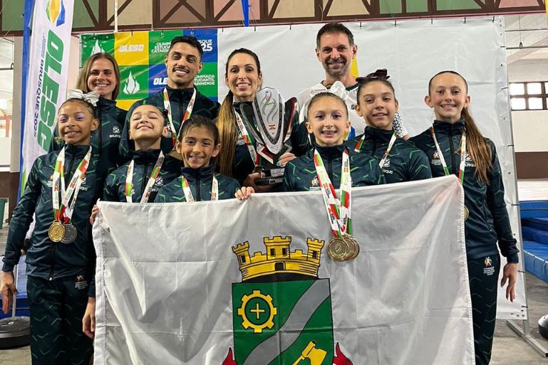 Brusque brilha na Olesc e leva ouro individual e por equipe na ginástica artística feminina