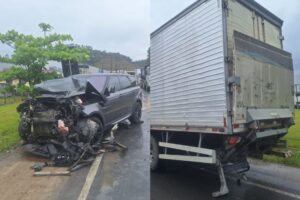 Colisão entre Land Rover e caminhão é registrada na Rodovia Ivo Silveira, em Brusque