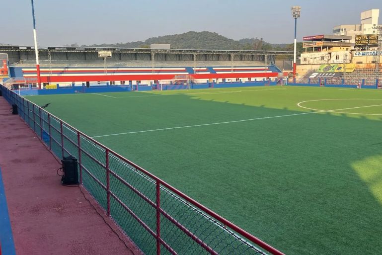 Gramado do Augusto Bauer será trocado antes do Catarinense 2026, confirma presidente