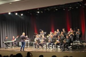 Big Band Brusque Maestro Edino Krieger apresenta espetáculo gratuito no Teatro do CESCB