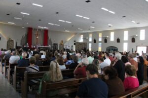 Paróquia São Luís Gonzaga faz memória dos entes queridos no Dia de Finados