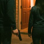 Casal armado rende família, amarra vítimas e rouba veículo em Blumenau