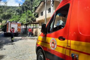 Princípio de incêndio atinge residência na Rua João Vanolli