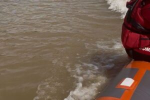 Corpo é localizado nas águas do Rio Itajaí-Açu