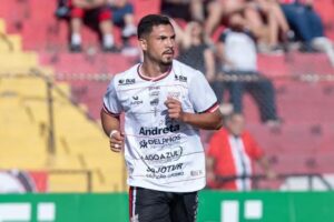 Brusque acerta contratação do lateral-direito Pedro Medeiros