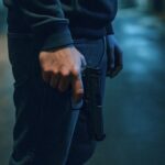 Homem é executado dentro de casa após invasão, em Tijucas