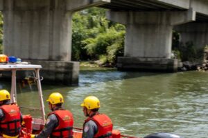 Corpo é encontrado boiando sob ponte do Rio Camboriú (SC)