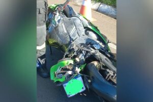 Motociclista morre após colidir contra barranco na SC-135