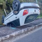 Capotamento mobiliza Corpo de Bombeiros na rua Imigrantes, em Guabiruba