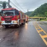 Bombeiros atendem dois chamados de incêndio na mesma rua em Brusque