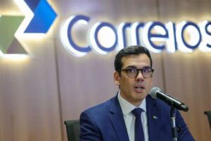 Correios preveem 15 mil demissões voluntárias e fechar mil agências