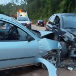 Três crianças são conduzidas ao hospital após colisão frontal em Guabiruba