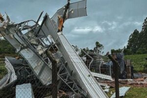 Defesa Civil confirma tornado em Flores da Cunha, no interior do RS