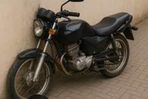 Brusque: motociclista de 19 anos bate contra parede e é socorrido pelos bombeiros