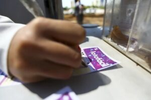 Aposta de SC acerta 15 números na Lotofácil e fatura R$ 860 mil