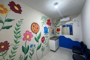 Arte que acolhe: alunas transformam sala de espera do Hospital de Guabiruba