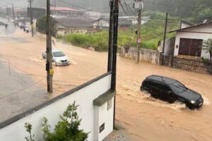 Defesa Civil de Brusque registra 4 ocorrências e alerta para chuvas nesta terça (30)