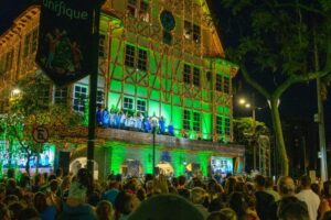 Cantata de Natal ilumina a Havan Castelo neste sábado (13) em Blumenau