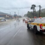 Chuva ultrapassa o esperado para o mês e provoca alagamentos e enxurradas em SC