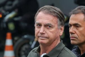 Moraes autoriza Bolsonaro a fazer exames no hospital após sofrer queda