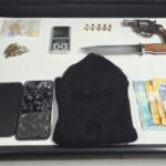 Abordagem por violência doméstica termina com apreensão de drogas e arma de fogo