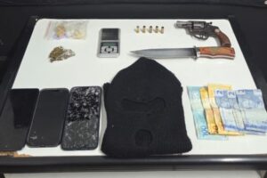 PM apreende drogas e arma de fogo na Limeira Alta