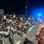 VÍDEO: PRF intercepta 21 motociclistas que faziam rachas e “rolezinhos” na BR-101